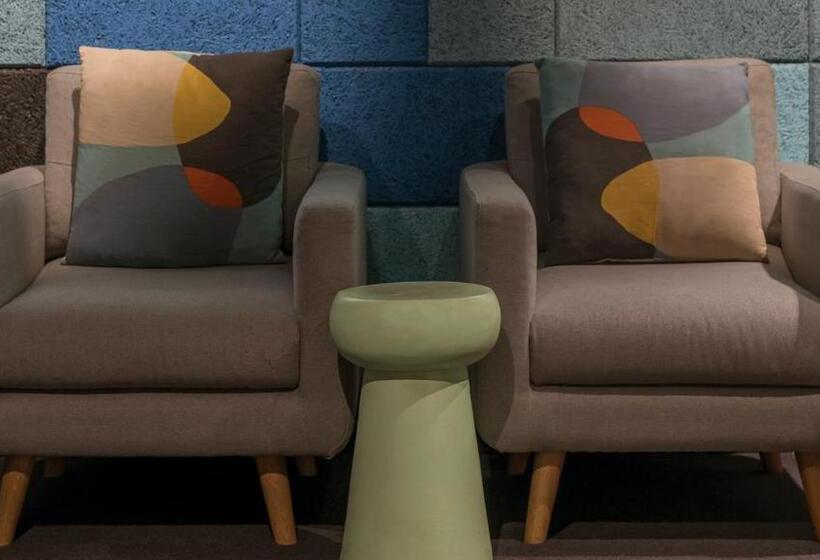 Oaks Melbourne Southbank Suites