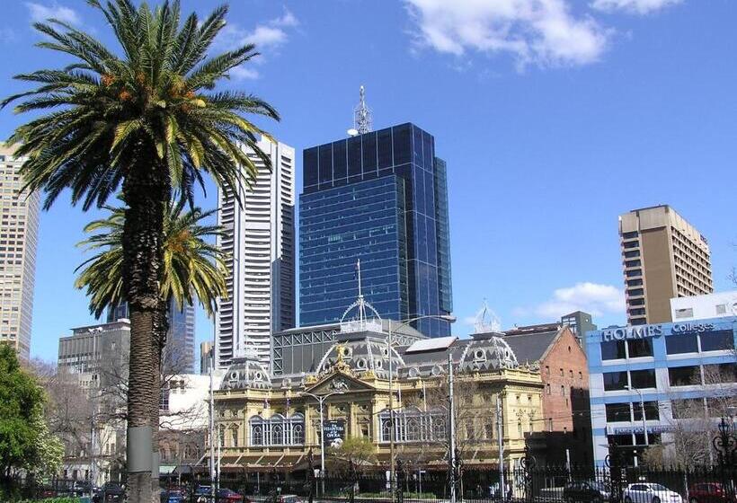 Oaks Melbourne Southbank Suites