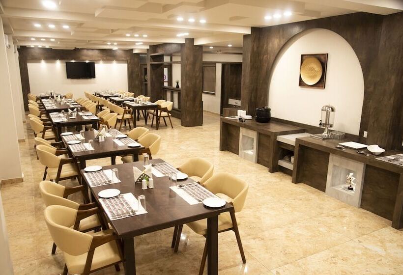 Click Hotel Tulsi