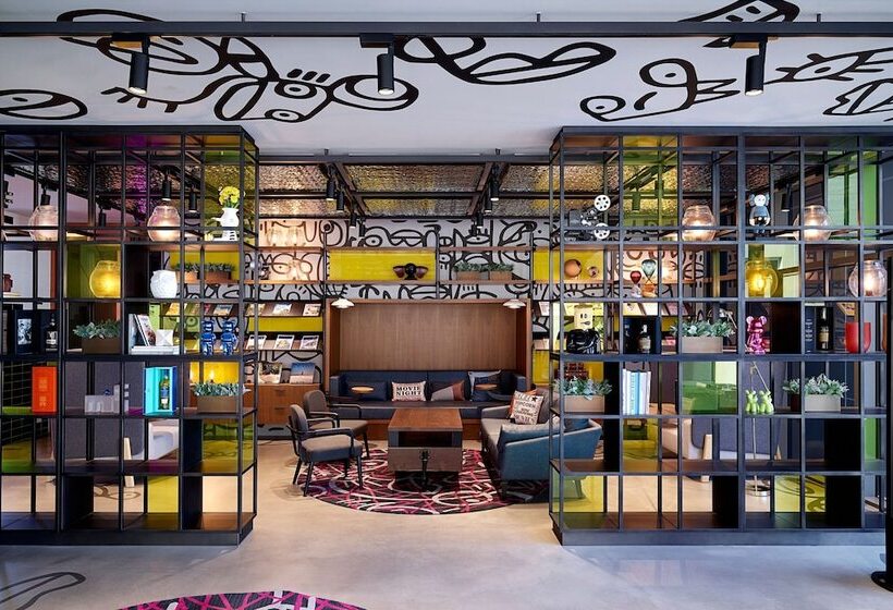 בית מלון כפרי Moxy Seoul, Myeongdong