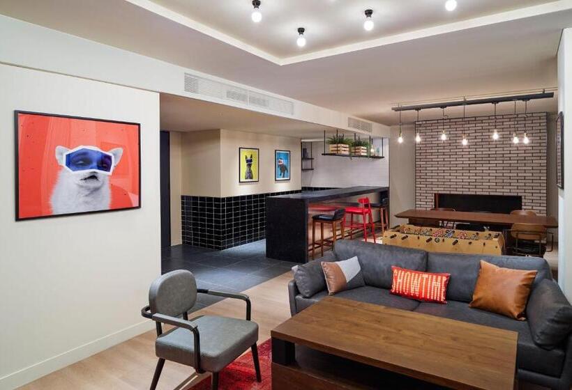 בית מלון כפרי Moxy Seoul, Myeongdong