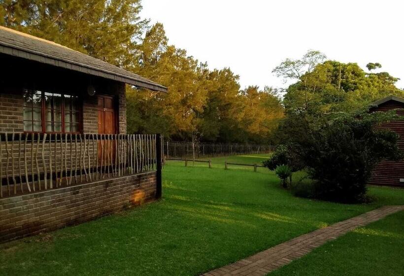 Отель Mthonjaneni Lodge