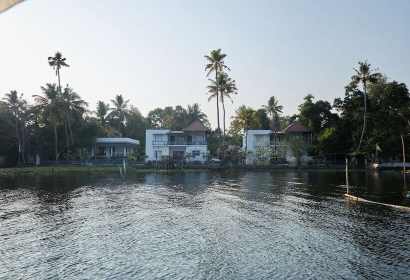 فندق Seclude By The Lake Alleppey
