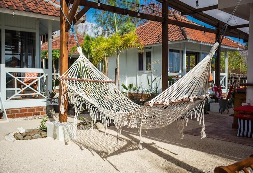 فندق The High Dive Gili Gede