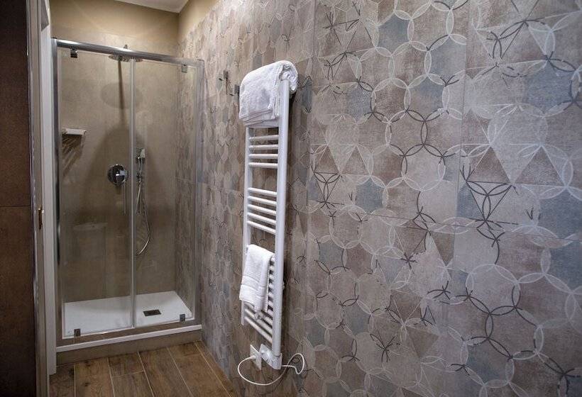 تختخواب و صبحانه Operaprimasuite