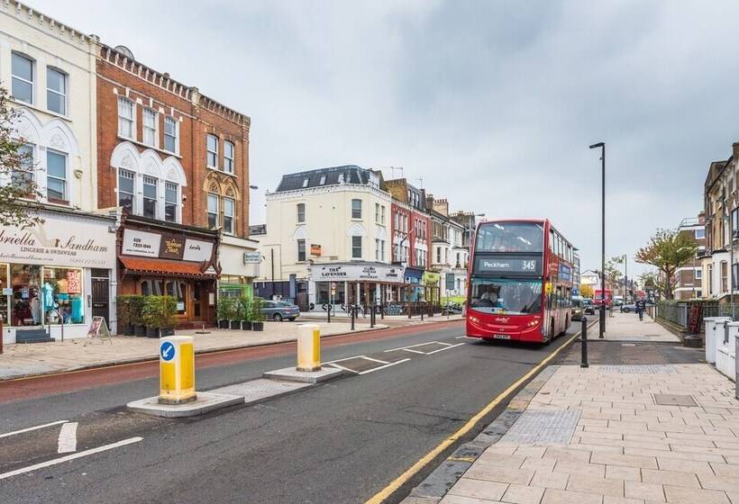 Family Home In Battersea By Underthedoormat