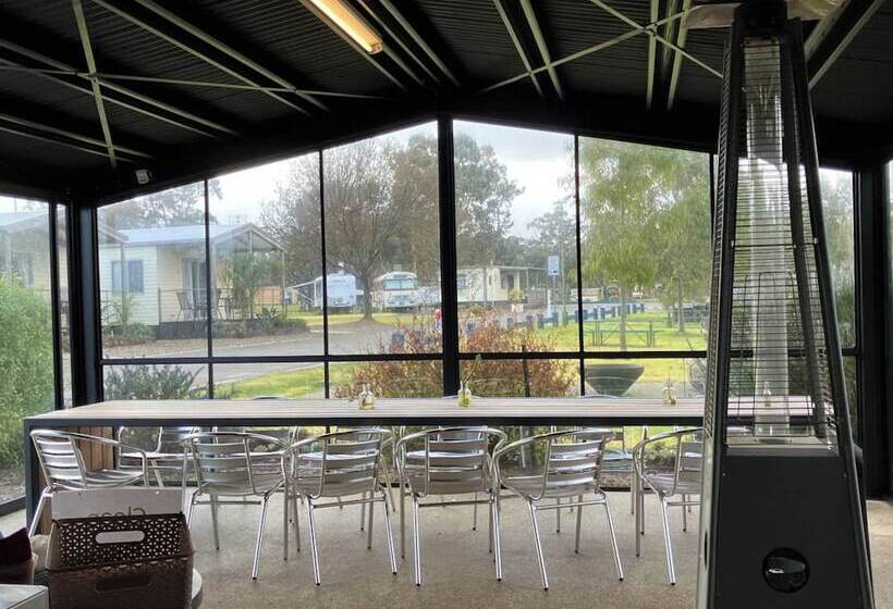 Отель Stawell Grampians Gate C & C Park