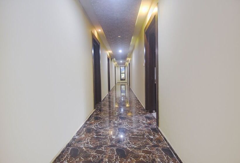 هتل Fabexpress Corinthia Boutique Rooms   Nr Candolim Beach