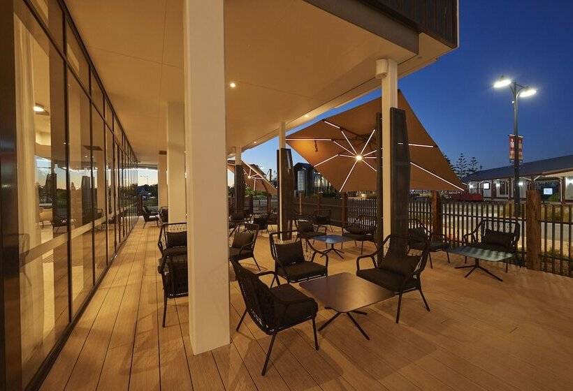 هتل Hilton Garden Inn Busselton