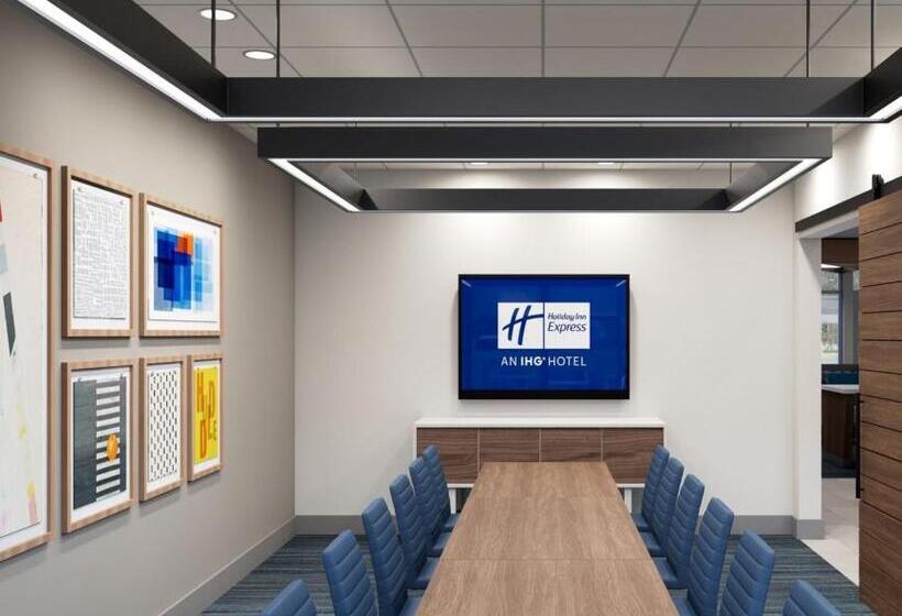 酒店 Holiday Inn Express & Suites Waynesboro East