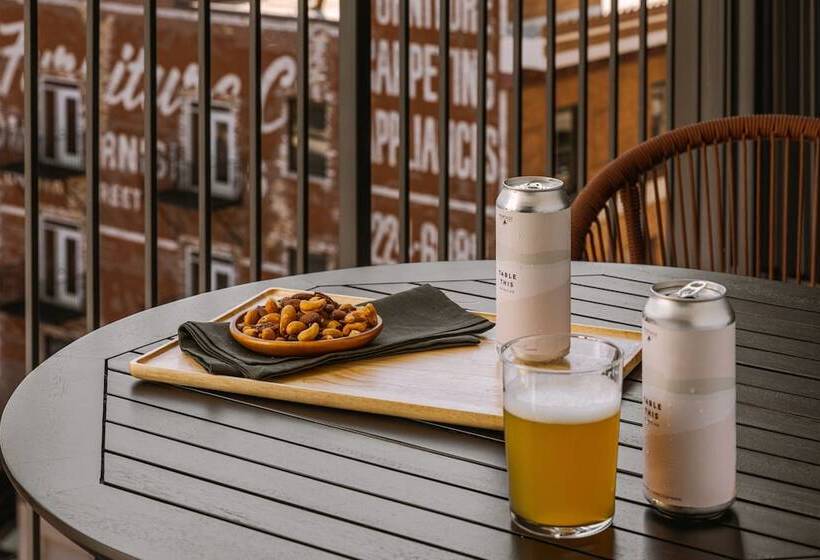 هتل Sonder The Fitz