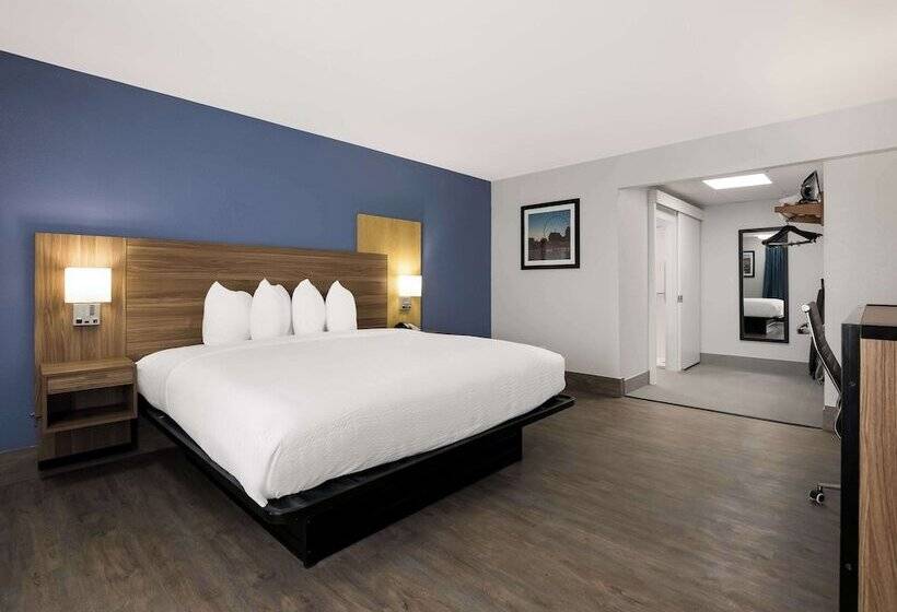 בית מלון כפרי Surestay Plus By Best Western Pigeon Forge