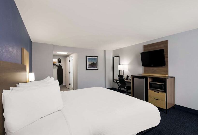 בית מלון כפרי Surestay Plus By Best Western Pigeon Forge