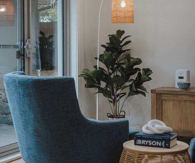 پانسیون Modern 3br With Gardens In Waramanga