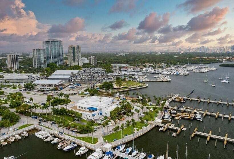اقامتگاه Happy Escape, 15 Min To Beach, Massage Shower Jets, Bar, And Bbq