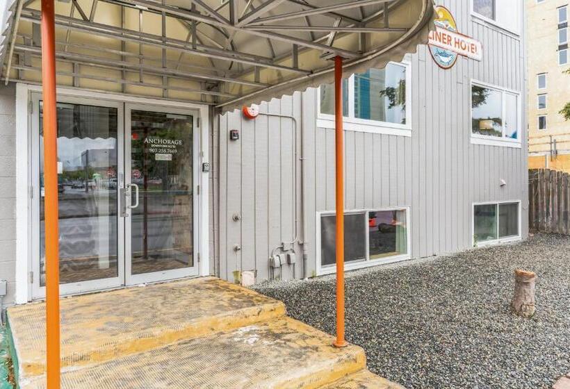 Highliner Hotel   Queen Suites