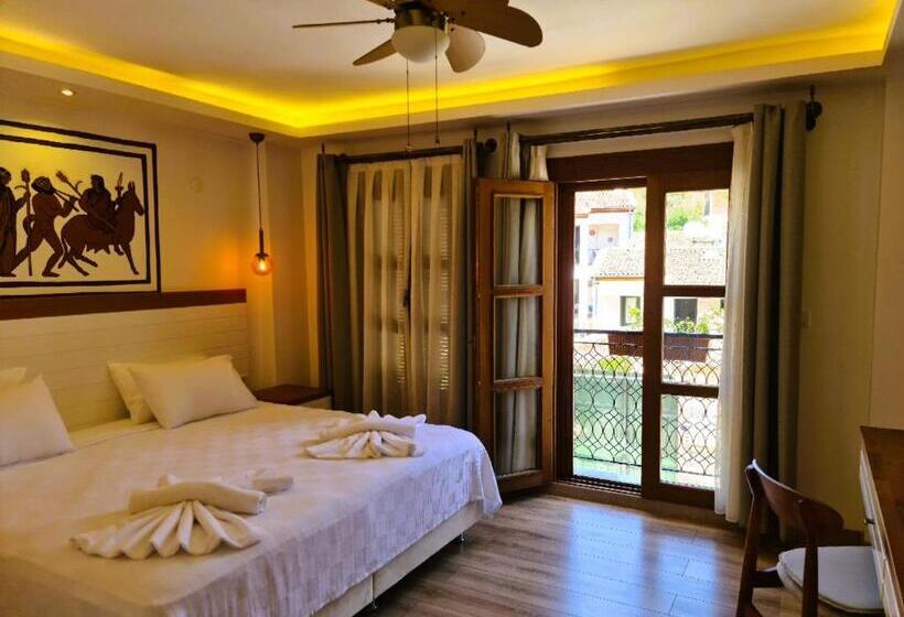 In Ephesus Hotel And Art Galery