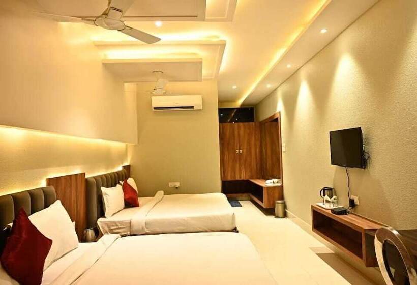ホテル Nakshatra Resort & Garden