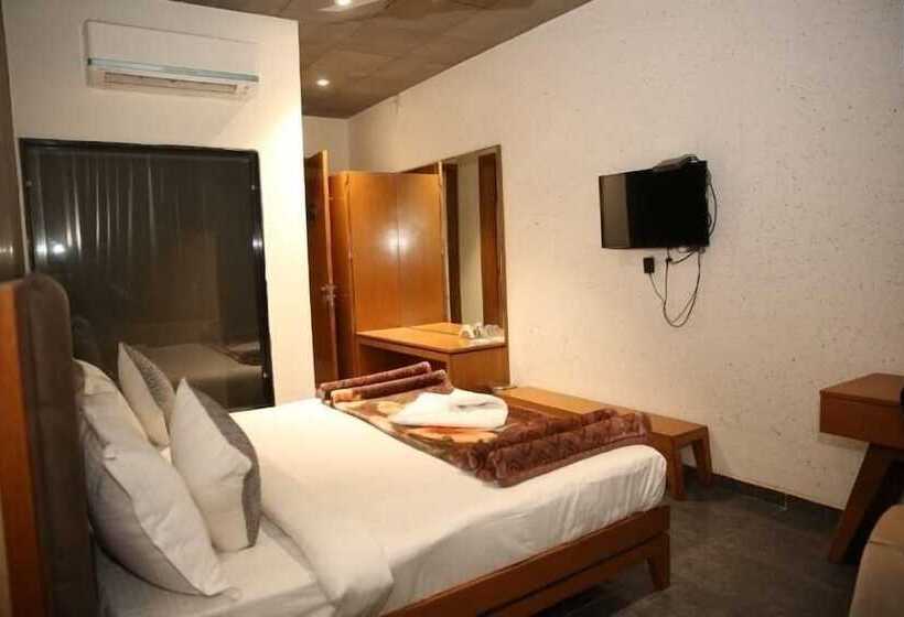 ホテル Nakshatra Resort & Garden