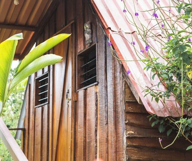 Отель Pacuare Mountain Lodge
