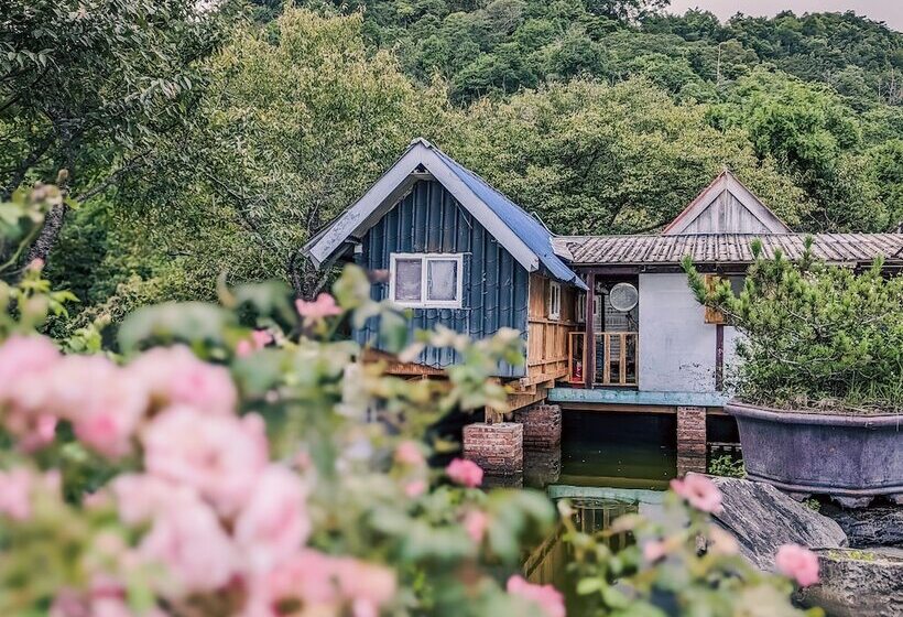 هتل روستایی Chargevillage