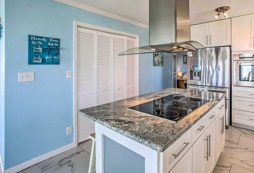 Marvelous Oceanfront Home W/ Stunning Views