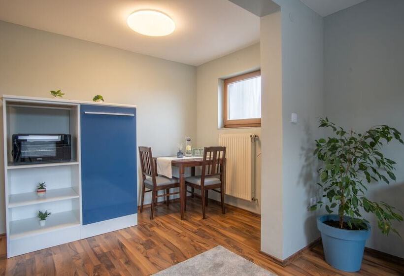 ペンション Family And Friends Hassloch