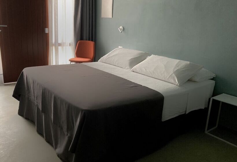 פנסיון Lele  Guesthouse
