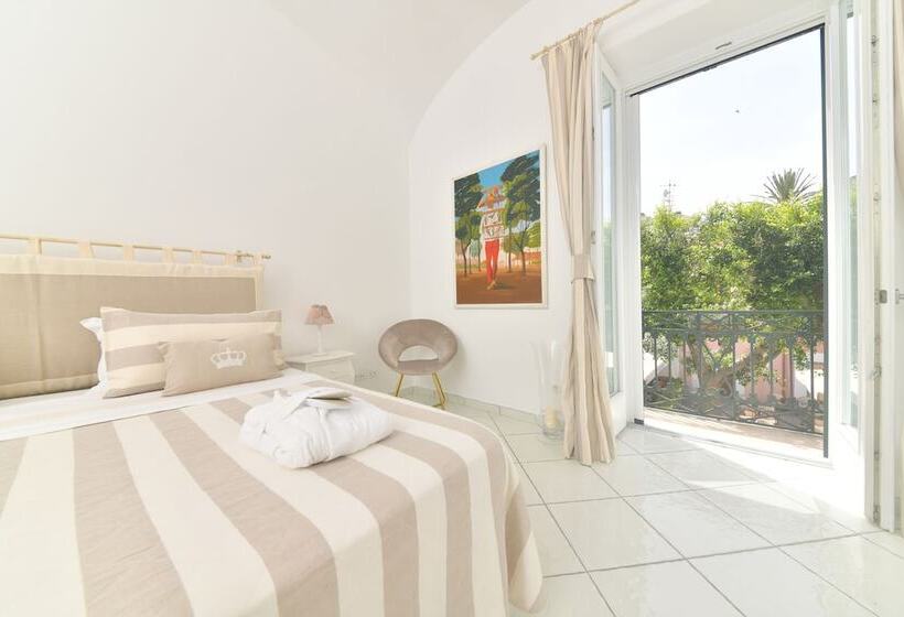 پانسیون Queen Suite