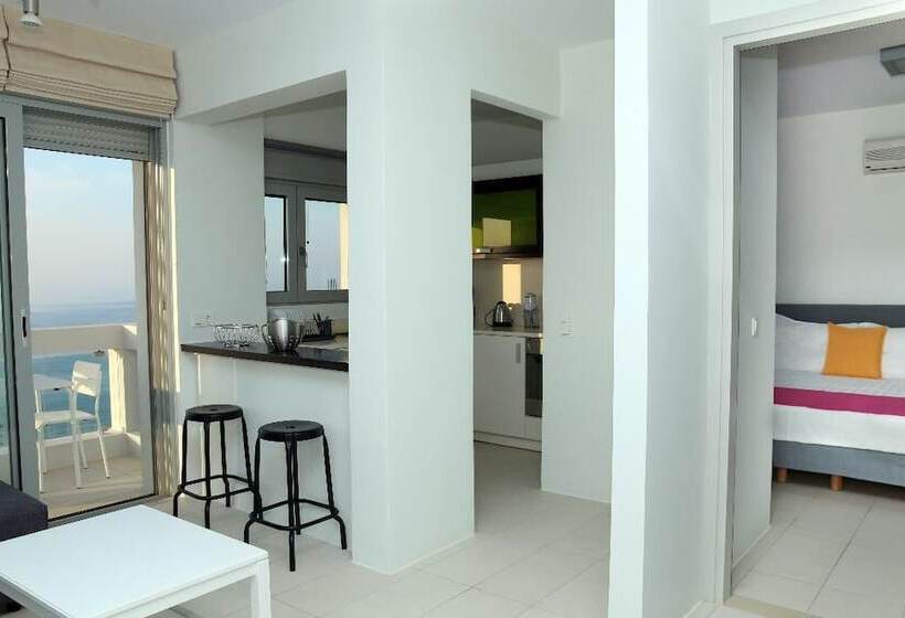 פנסיון Vivian Art Apartments