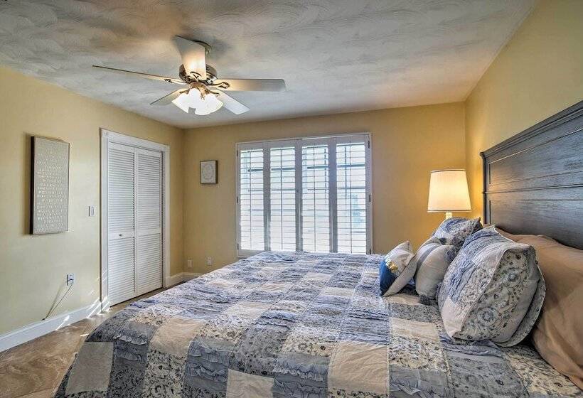 Riviera Beach Home W/ Pool   Walk To Beaches!