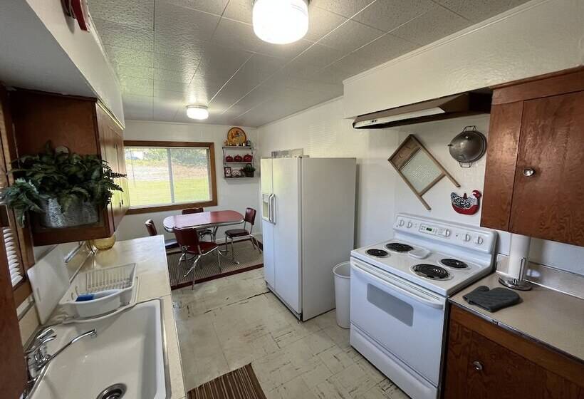 Cascade Motel