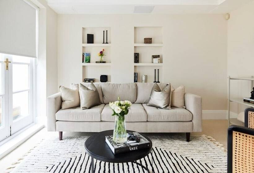 The South Kensington Wonder   Trendy 3bdr House With Garden