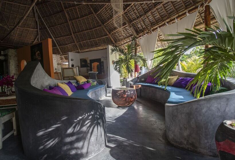 Tropical Boutique Hotel & Resto