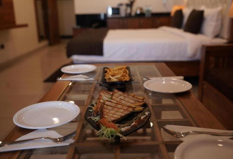בית מלון כפרי Perfectstayz Mokshada Suites