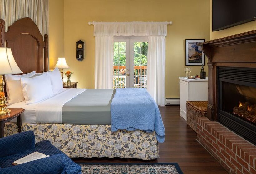 ベッドアンドブレックファースト The Yellow House On Plott Creek