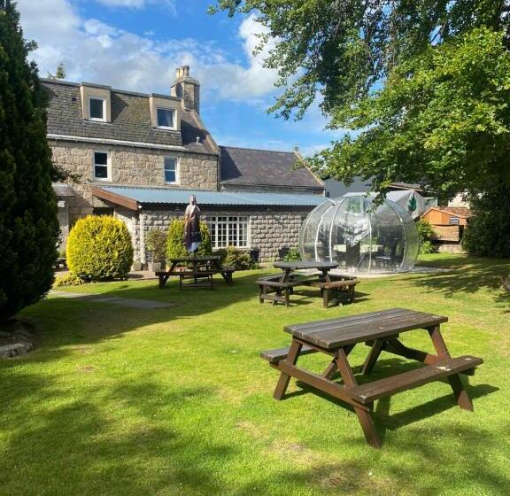 簡易ホテル Bennachie Lodge Hotel In Kemnay