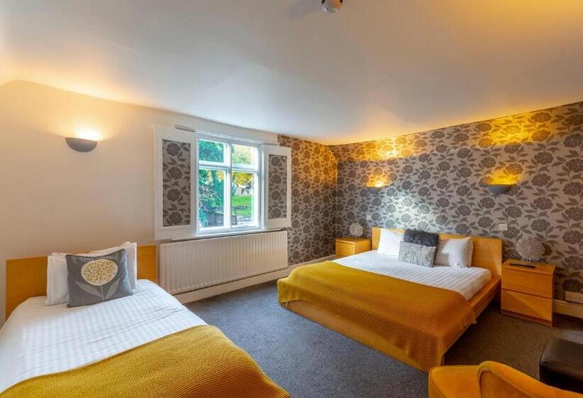 فندق فئة نجمة واحدة The Forest Lodge