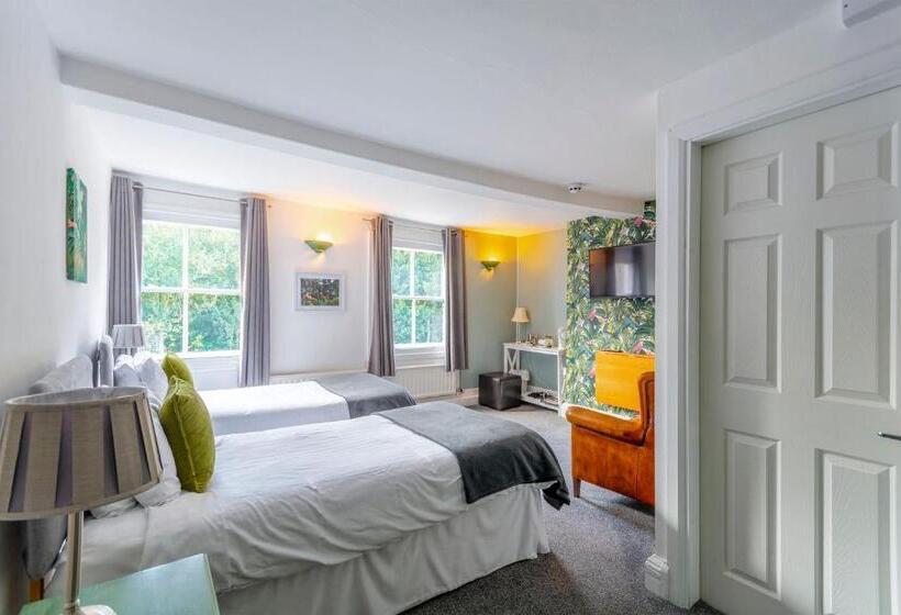 فندق فئة نجمة واحدة The Forest Lodge