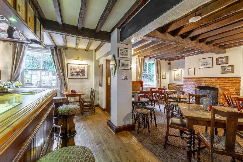 فندق فئة نجمة واحدة The Forest Lodge