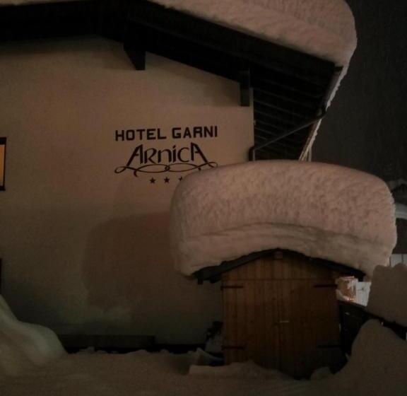 هتل Garni Arnica S