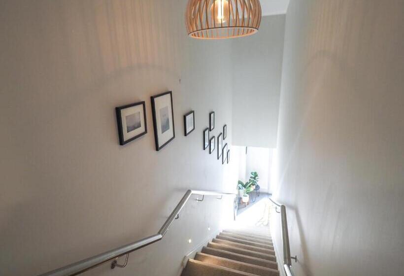 پانسیون Colombo Lodge