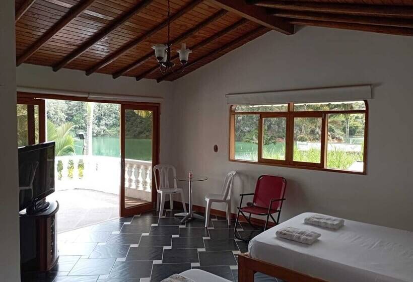 בית מלון כפרי Casa Linda Guatape