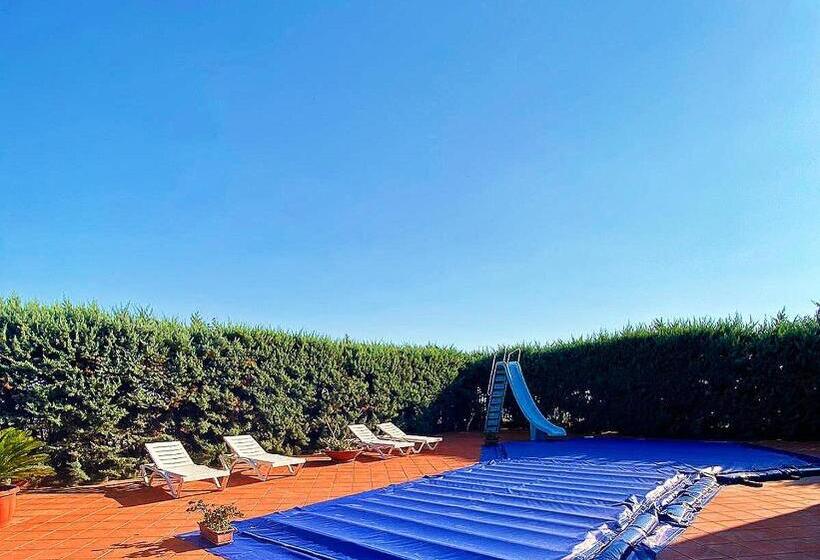 تختخواب و صبحانه Relais Galatea