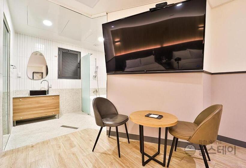 Browndot Hotel Guun
