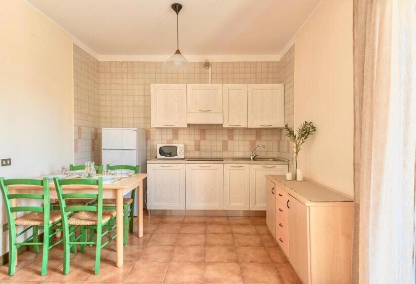 Isa Residence With Swimming Pool In Santa Teresa Di Gallura, Apartments With Air Conditioning And Pr