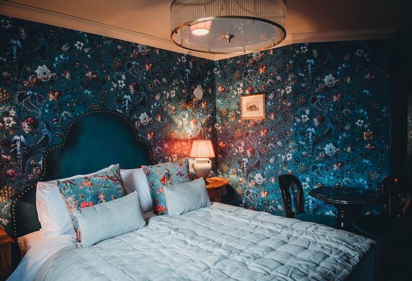 بنسيون Roslyn House