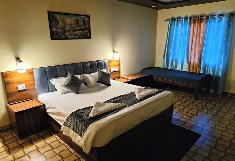 בית מלון כפרי Divyam Resort