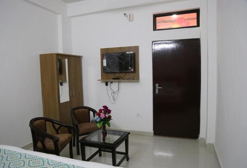 Yog Tapovan   Hotel & Restaurant 1 Km From Ram Jhula