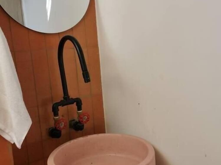 تختخواب و صبحانه La Bonita Guesthouse